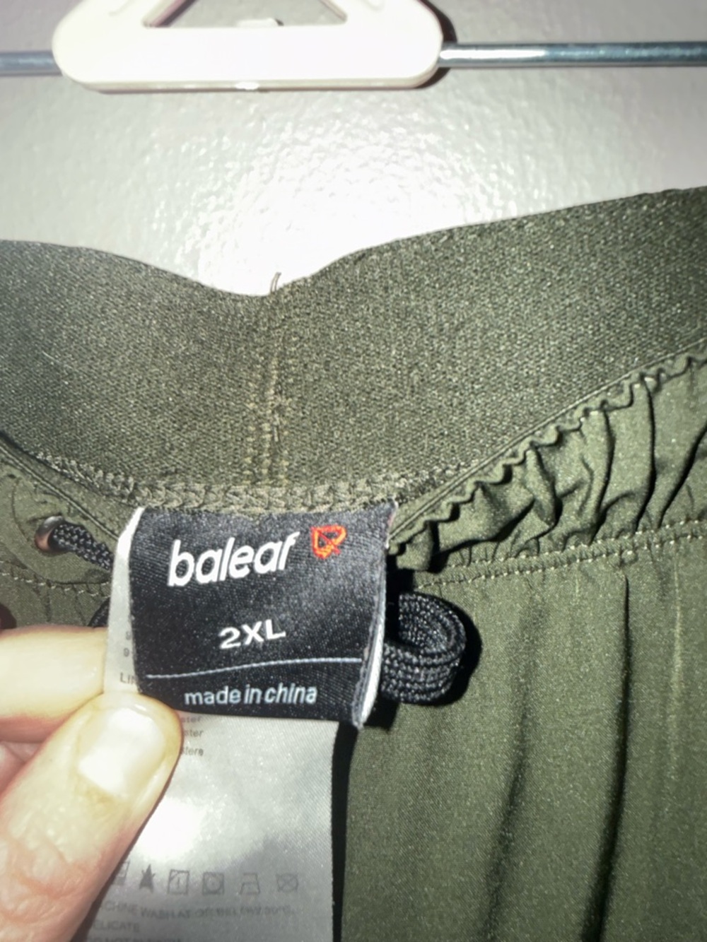 baleaf Women’s Olive Green Outdoor Cargo Pants - Picture 3 of 3